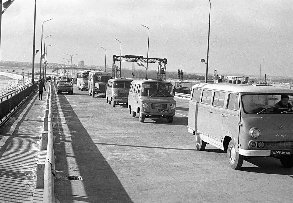 На церемонии открытия высоководного моста через Оку. 1972